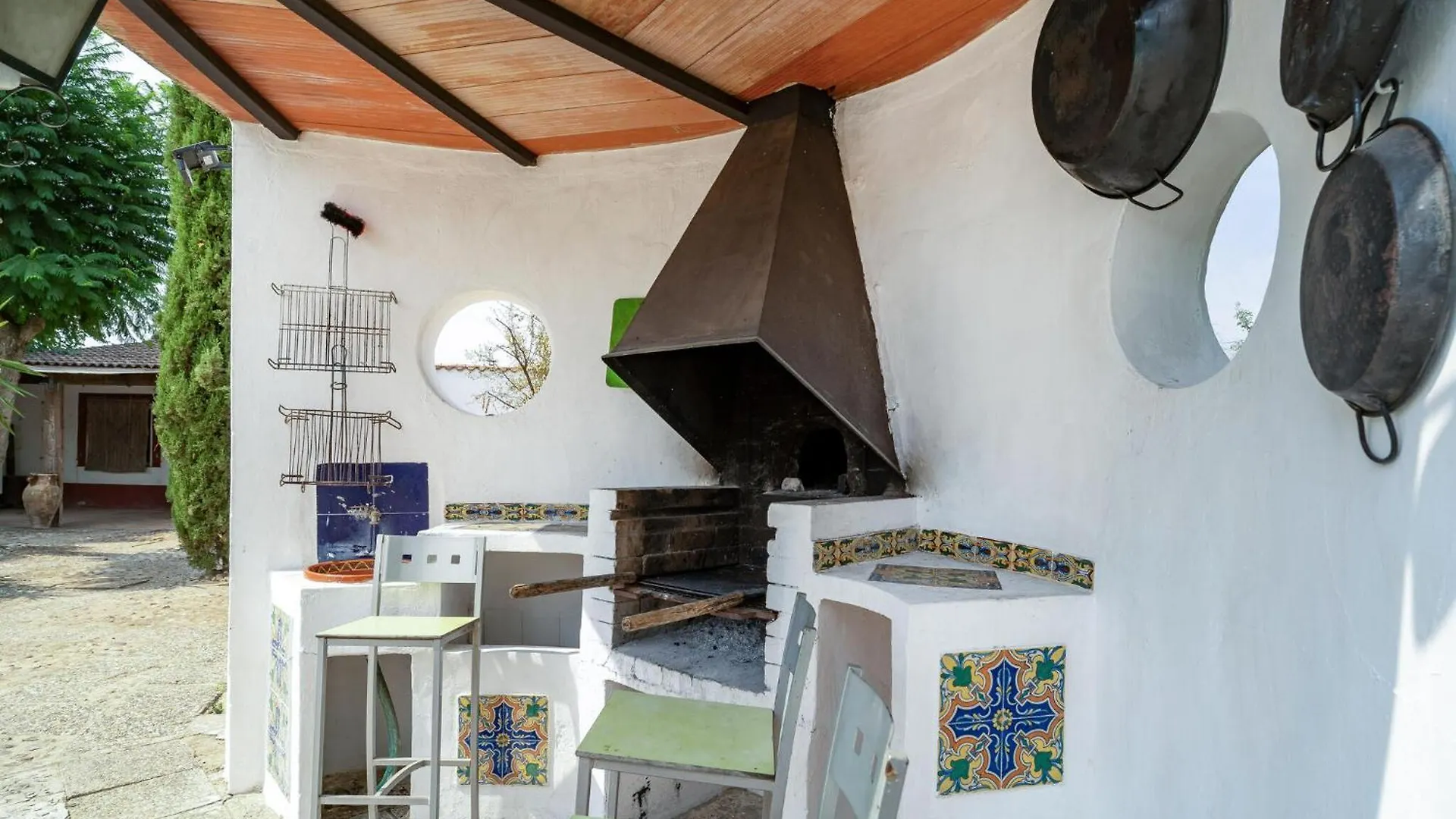 Gorgeous Home In Sevilla With Kitchen Holiday home
