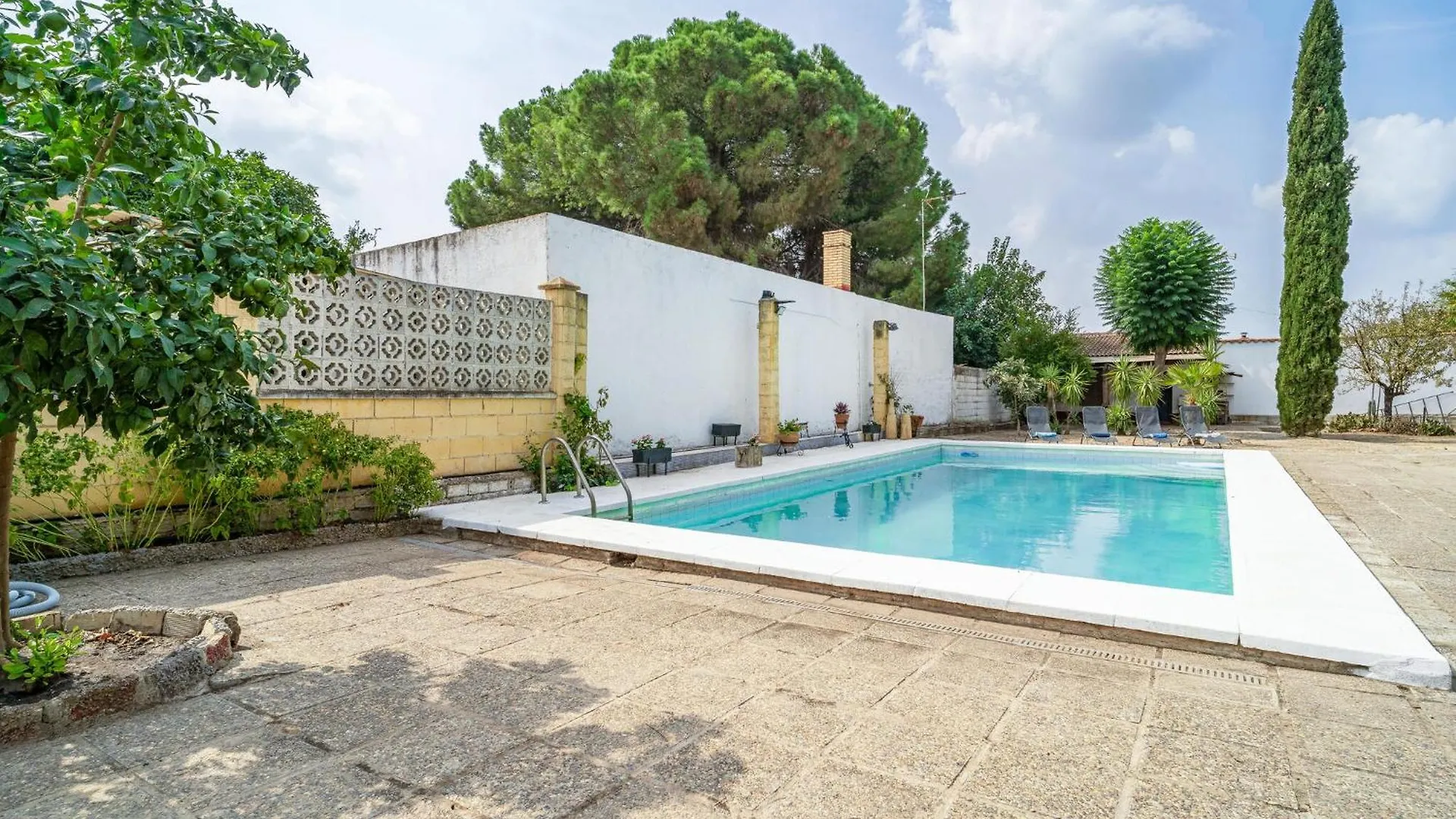 Gorgeous Home In Sevilla With Kitchen 0*, Seville Spain
