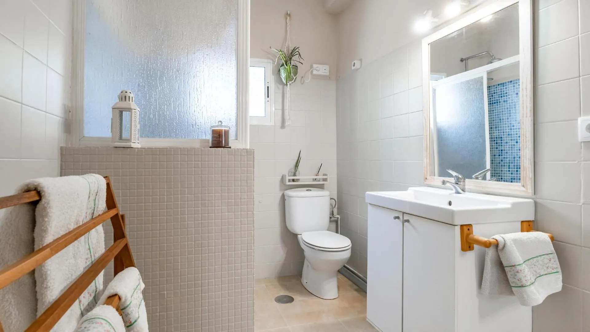 Gorgeous Home In Sevilla With Kitchen 0*, Seville Spain