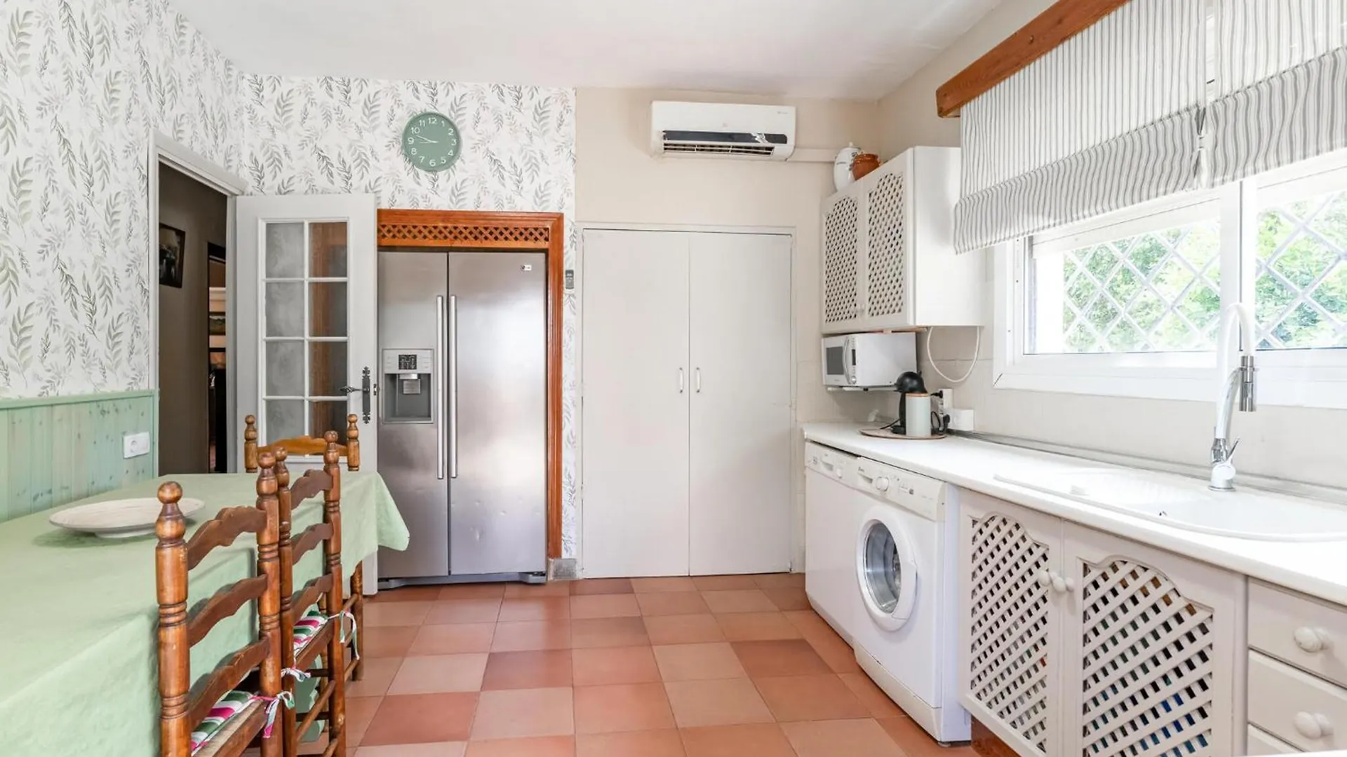 Gorgeous Home In Sevilla With Kitchen 0*, Seville