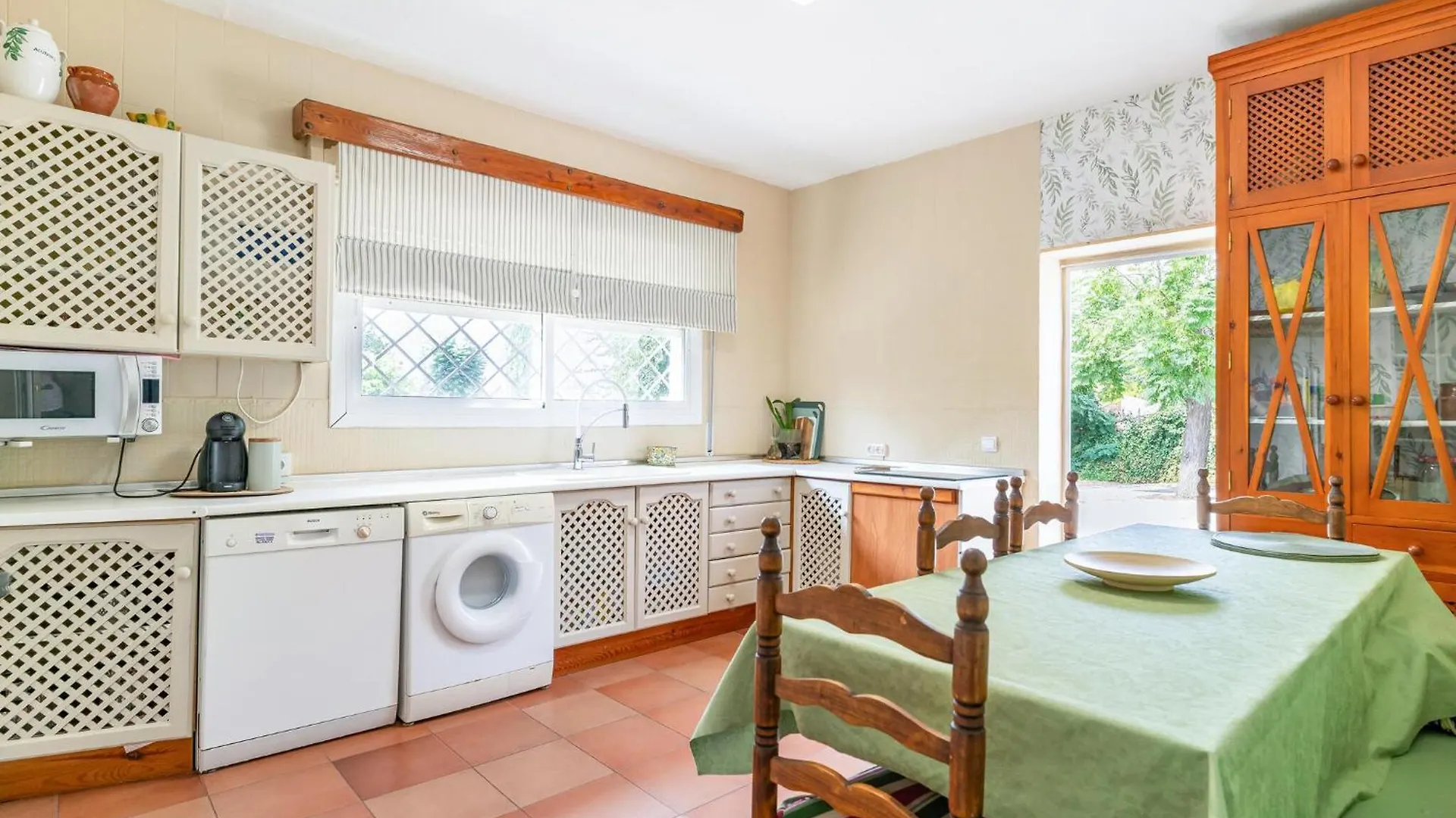 Gorgeous Home In Sevilla With Kitchen 0*, Seville